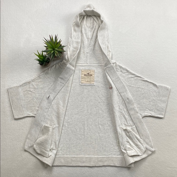 Hollister Shrug/Relaxed Fit Short Sleeve Hooded Sweater Cardigan - Picture 3 of 16